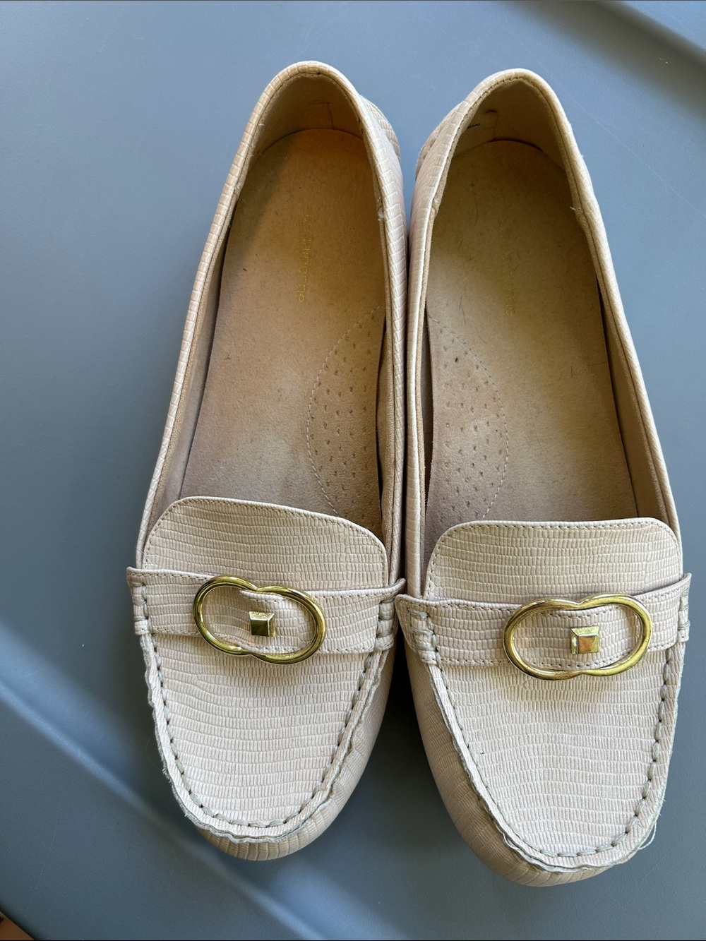 Liz Claiborne Neutral Beige Women's Loafers with Gold Accent. Fits Size 10M-10W